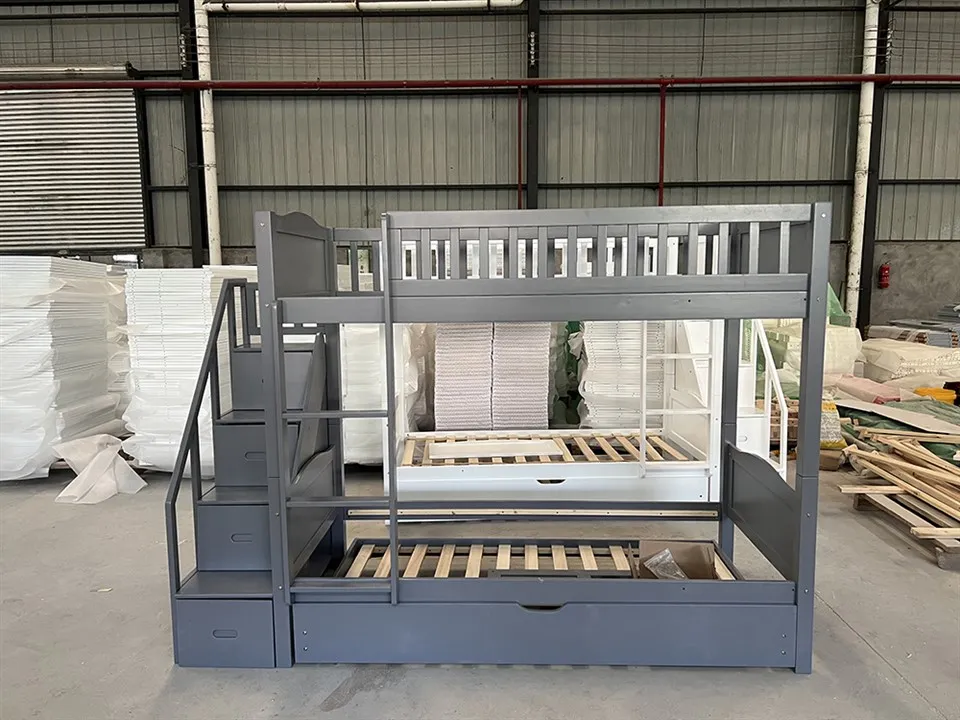 เตียงเด็กสองชั้น